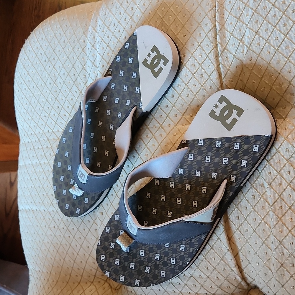 DG flip flops.  NWOT NEVER worn. Pristine flip flops, designer.